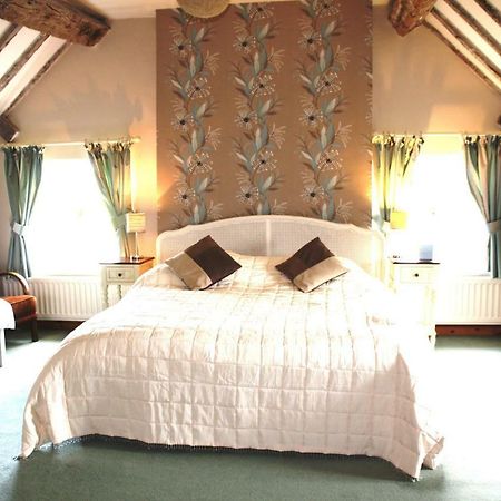 Moreton Hall Farm Bed and Breakfast Newport  Zewnętrze zdjęcie