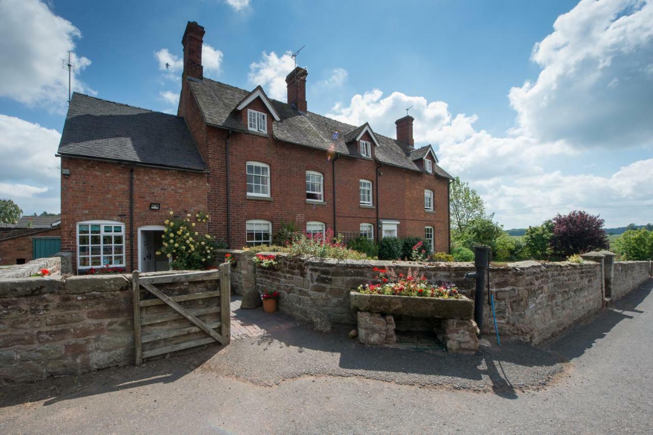 Moreton Hall Farm Bed and Breakfast Newport  Zewnętrze zdjęcie